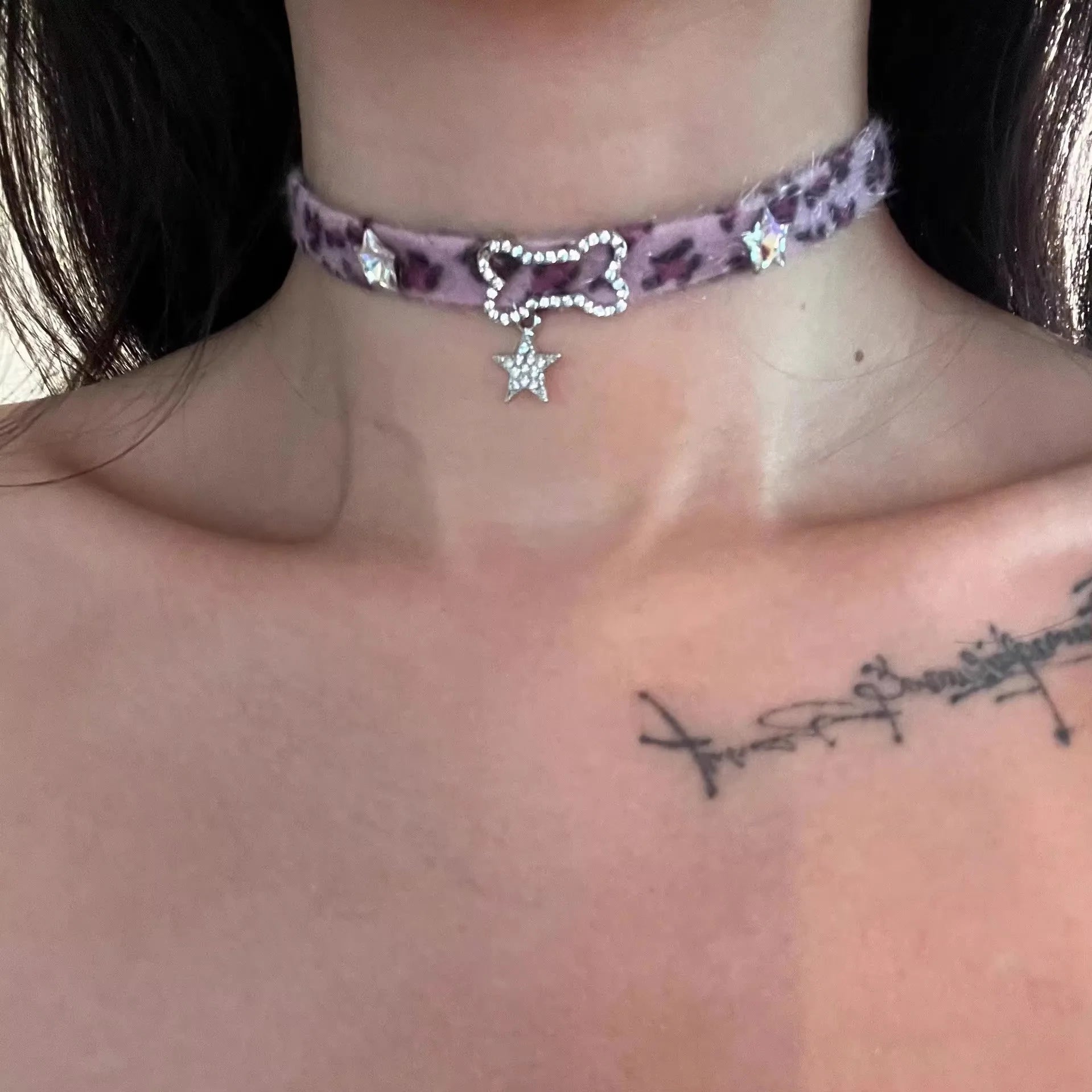 Choker de Leopardo con Hueso de Peluche – Collar Kawaii Y2K para Therian