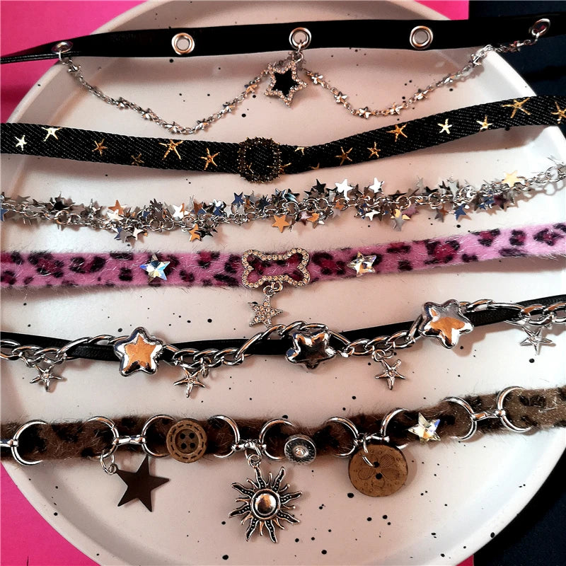 Choker de Leopardo con Hueso de Peluche – Collar Kawaii Therian Estilo Y2K