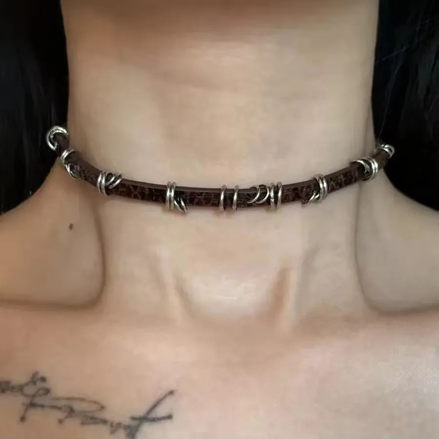 Choker de Leopardo con Hueso de Peluche – Collar Kawaii Therian Estilo Y2K