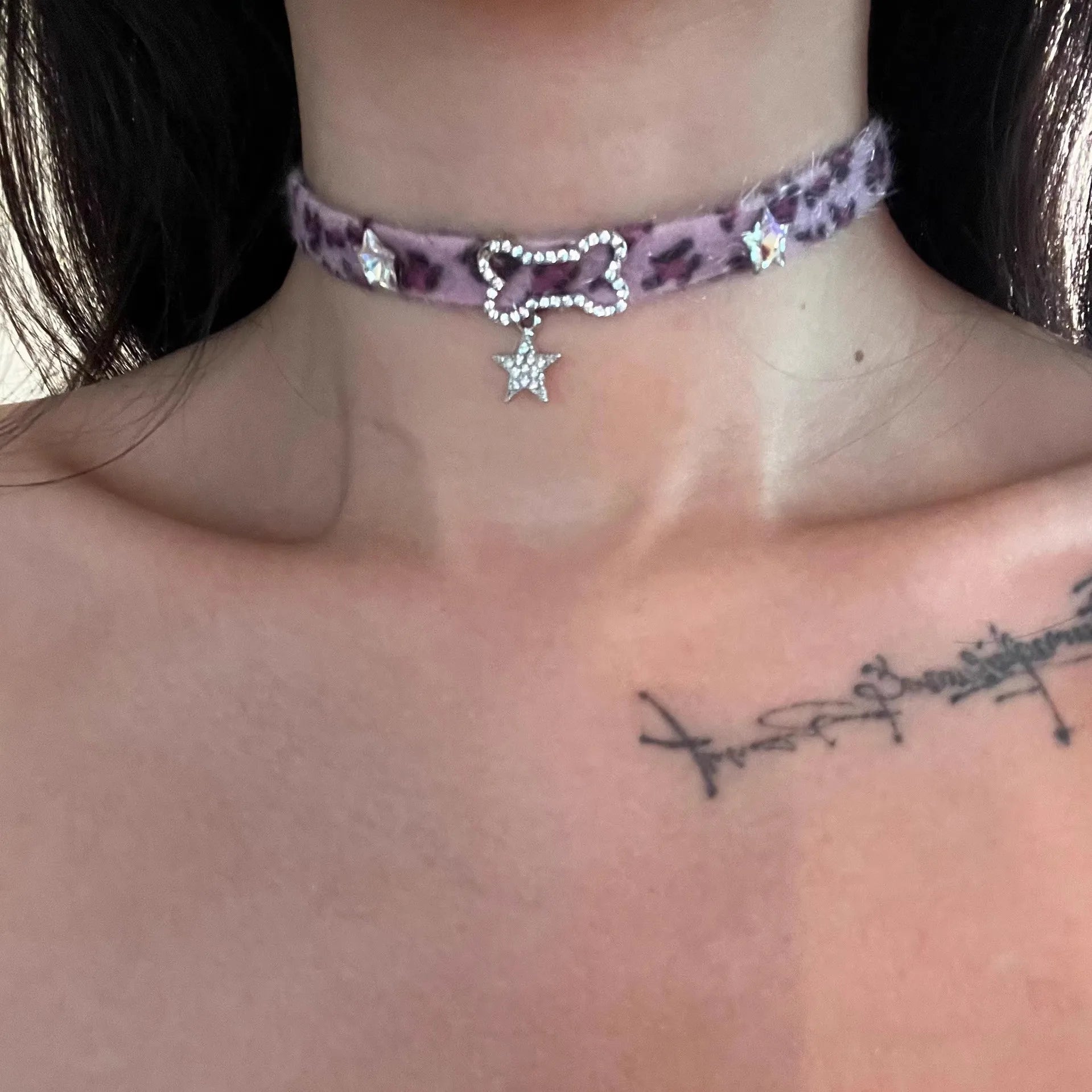Choker de Leopardo con Hueso de Peluche – Collar Kawaii Y2K para Therian